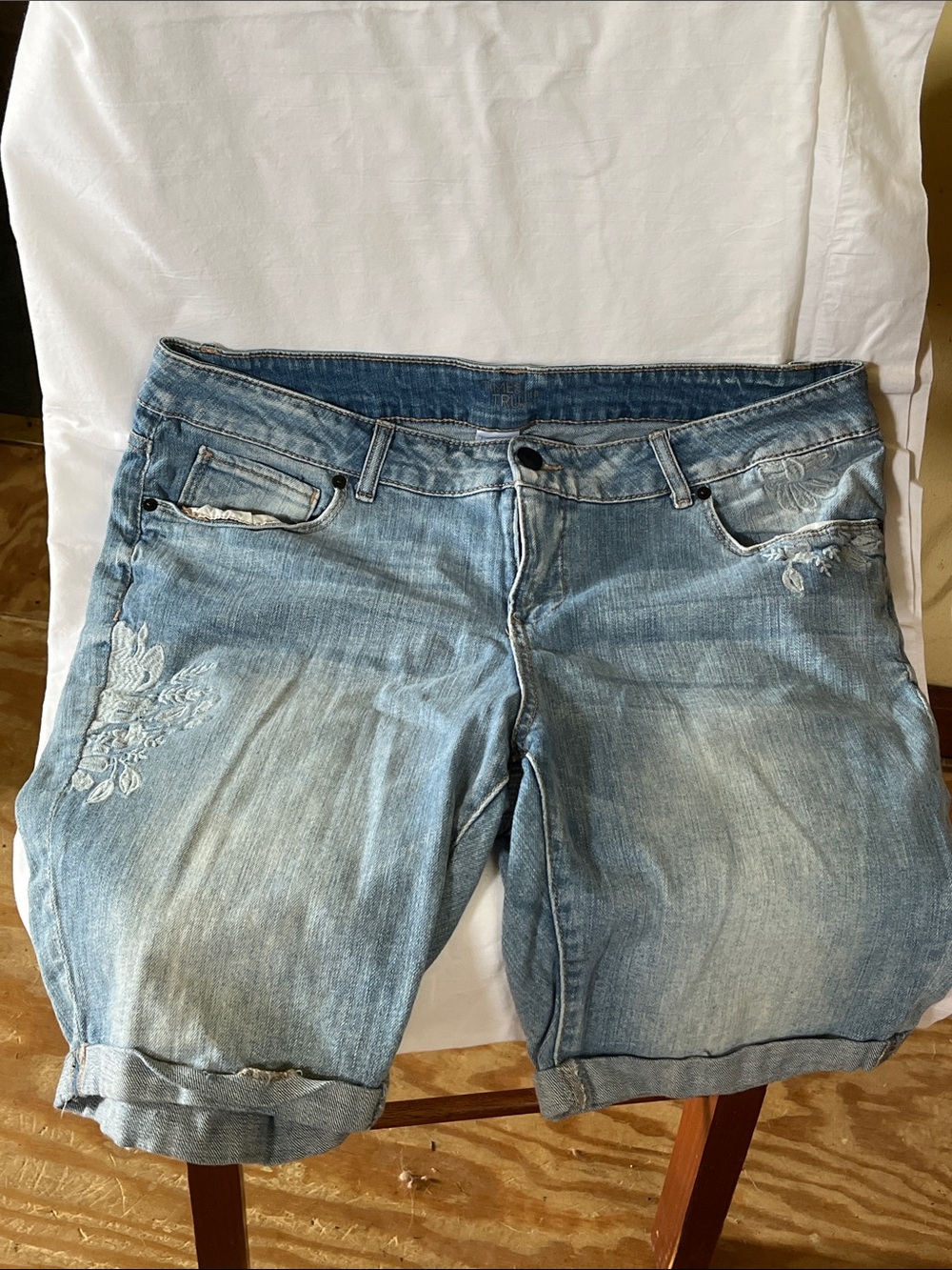 Time and Tru Light Wash Embroidered Denim Shorts